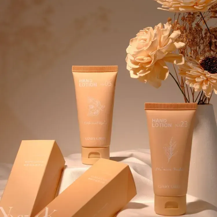 精粹香氛護手霜02